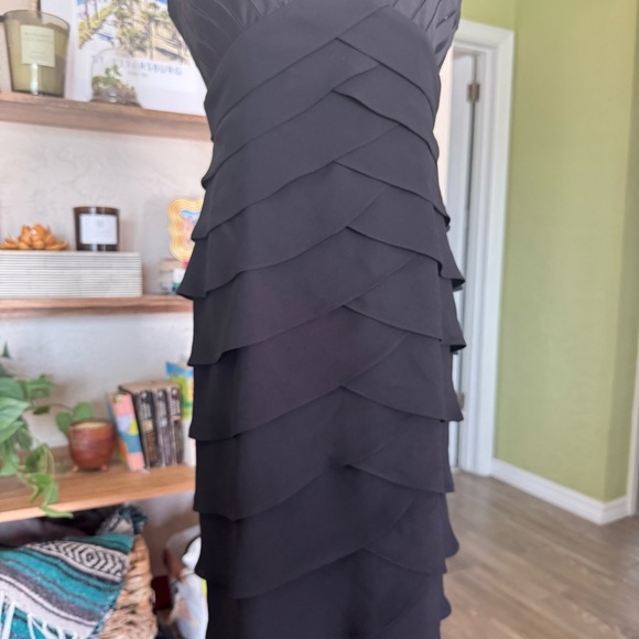 Adrianna Papell Elegant Black Gown - Picture 5 of 8